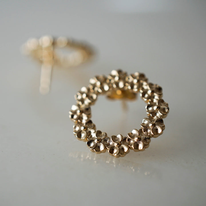 14k Wreath Earring
